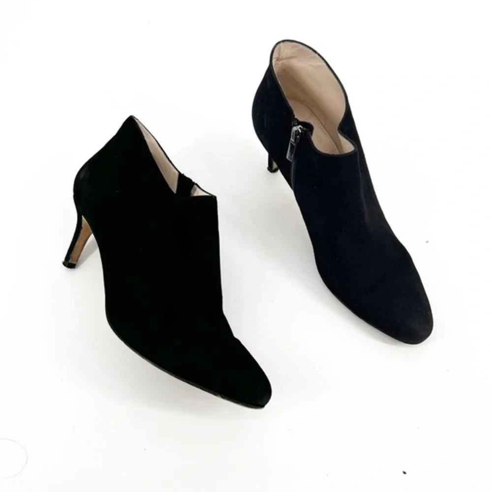 PELLE Moda Candis Black Suede Bootie, Size 8.5M